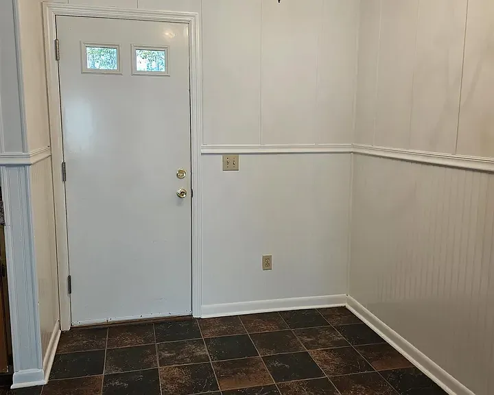 601 Picadilly Sq — Photo 6