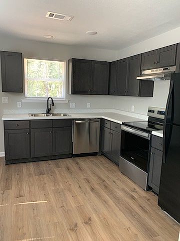 Kitchen, all new appliances