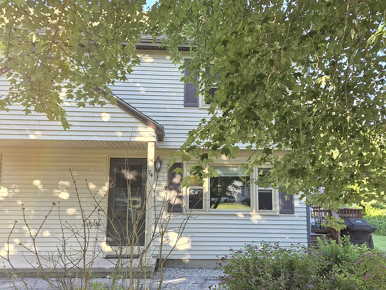 74 Metalak Dr — Photo 2