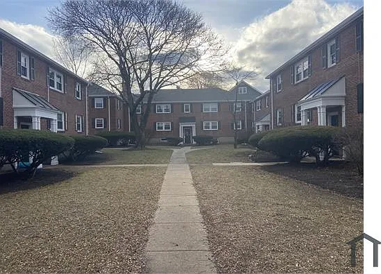 2 bed, 700 sqft, $2,750 — Photo 2