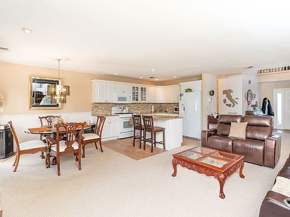 4th image of 2904 Willow Pond Dr