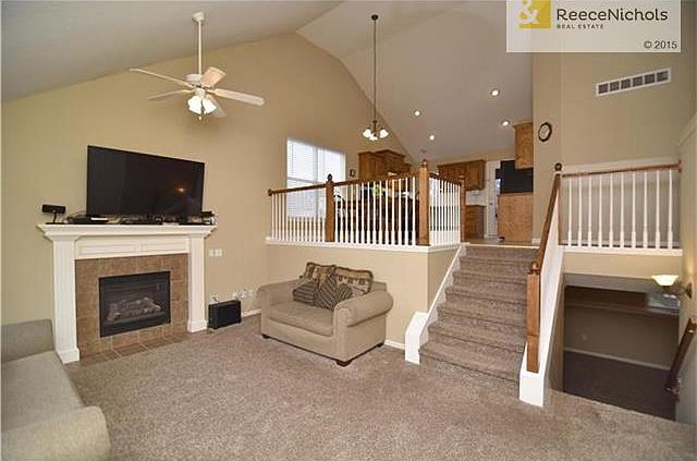 Welcome home! All refreshed to be move-in ready for you!