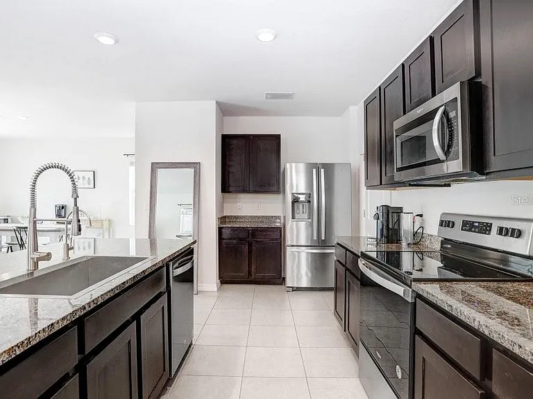 3044 Suncoast Plains Dr — Photo 10