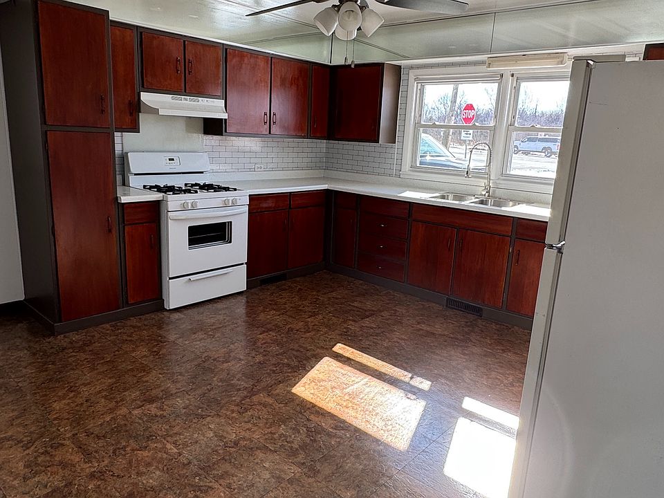 1st image of 1111 N Us Highway 41 APT 1
