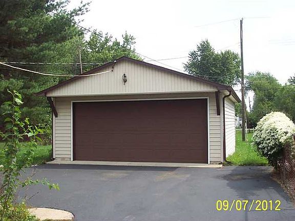 3rd image of 5815 Villa Ave