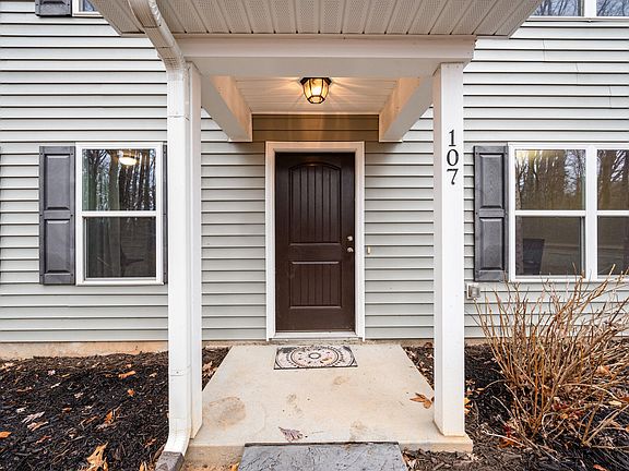 4th image of 107 Deena Ct