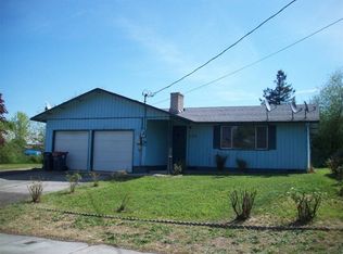 2762 Crater Lake Ave, Medford, OR 97504