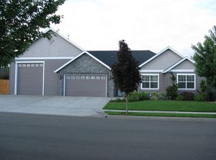 12022 Hazel Park Dr, Oregon City, OR 97045