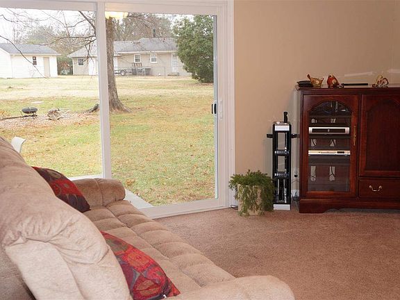 5th image of 1001 Fairlane Dr
