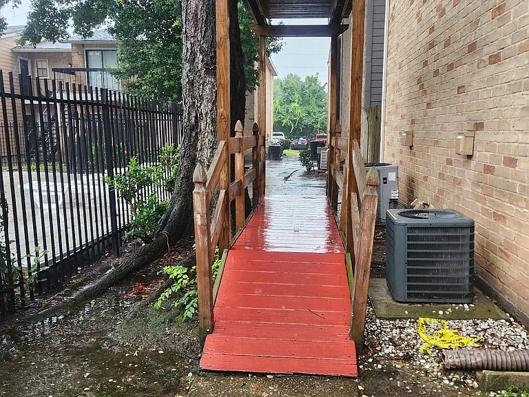 Cypresswood Crossing Apartments — Photo 1