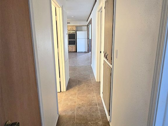 4th image of 303 Chickasaw St