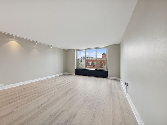 5th image of 1325 N State Pkwy APT 18D