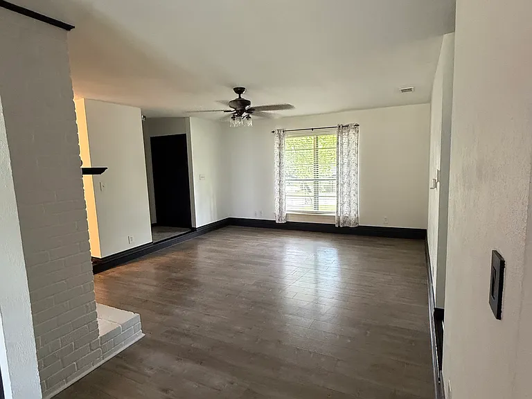 806 Kathrine Ct — Photo 11