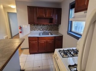 44 4th St #1F, Elizabethport, NJ 07206