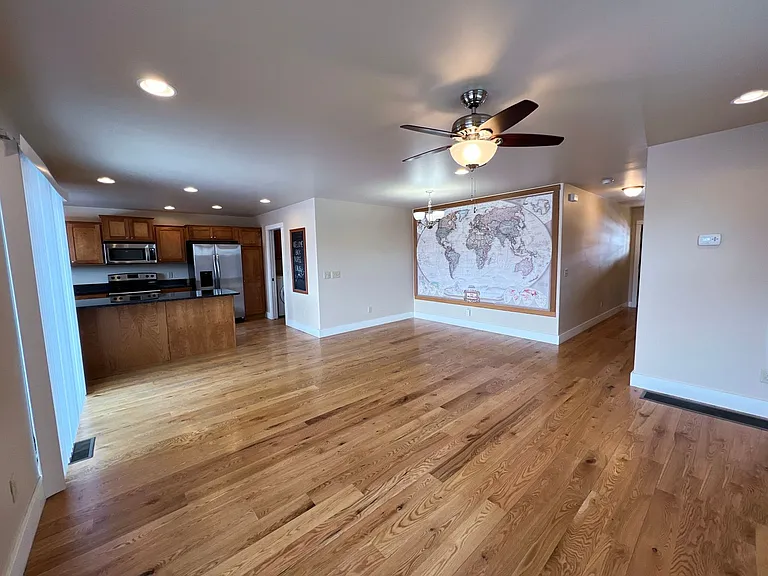 2777 Hedgerow Ct — Photo 4