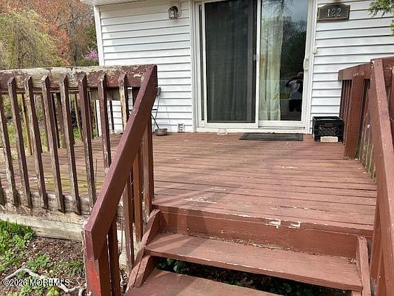 4th image of 122 Forrest Avenue