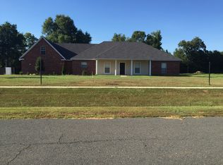 112 Family Cir, Benton, LA 71006