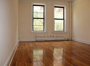 3165 35th St APT 1R, Astoria, NY 11106