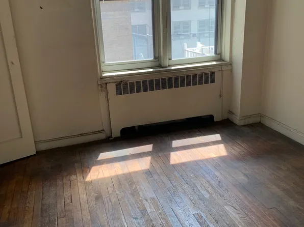 300 West 53rd Street 4J image 6 of 7