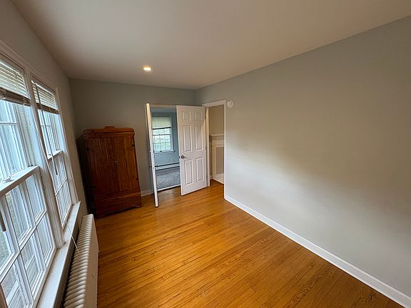 3rd image of 70 Lawrence Ave