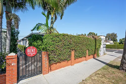 4820 Inglewood Blvd Photo 1
