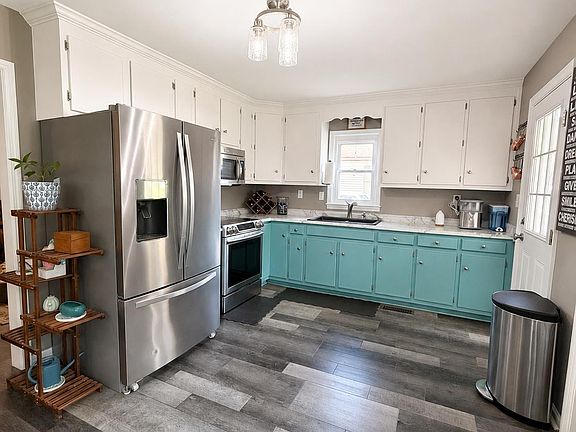 5th image of 1828 Oakwood Ave NE