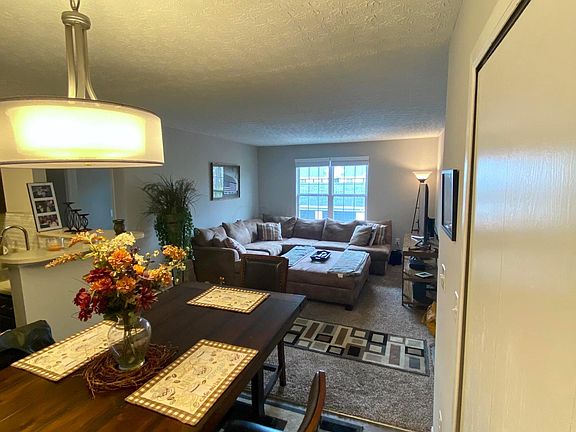 3rd image of 1018 Bayridge Dr