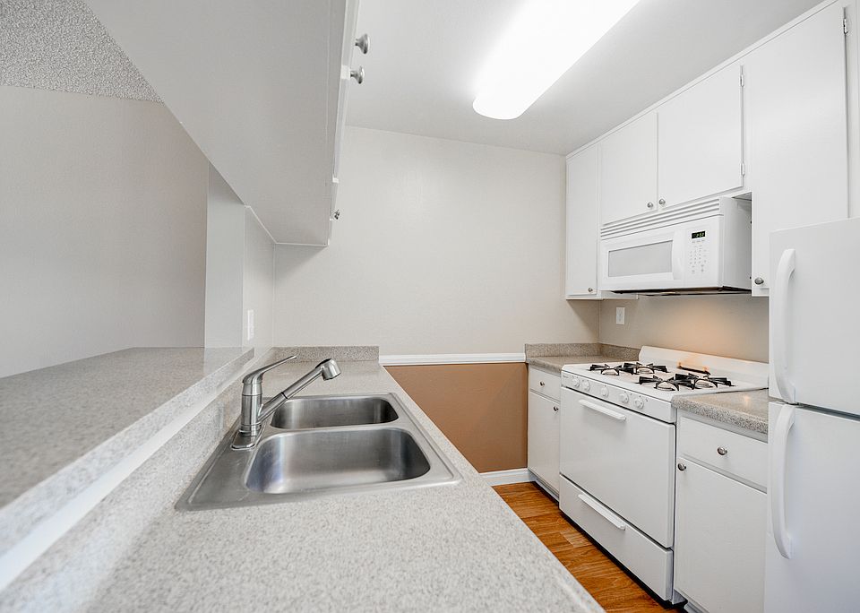 1st image of 4829 W 120th St APT 1