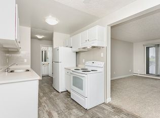 The Ridgewood Apartments Edmonton, Edmonton, AB T6L 5N6