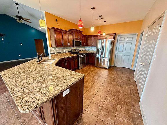 3rd image of 109 Masonville Rd