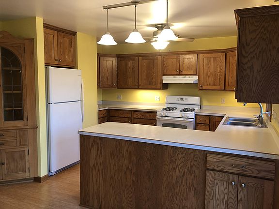 2nd image of 4038 S Caulfield Ave