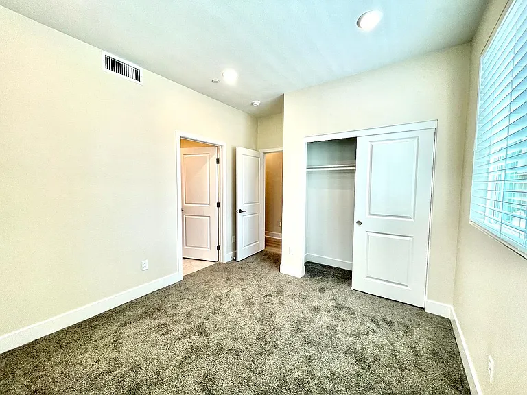 1692 Enterprise Dr — Photo 38