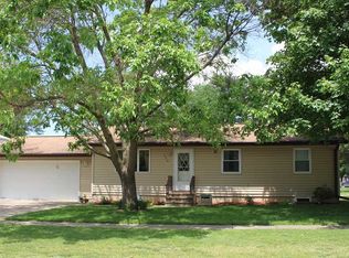 520 Church St, Lamont, IA 50650