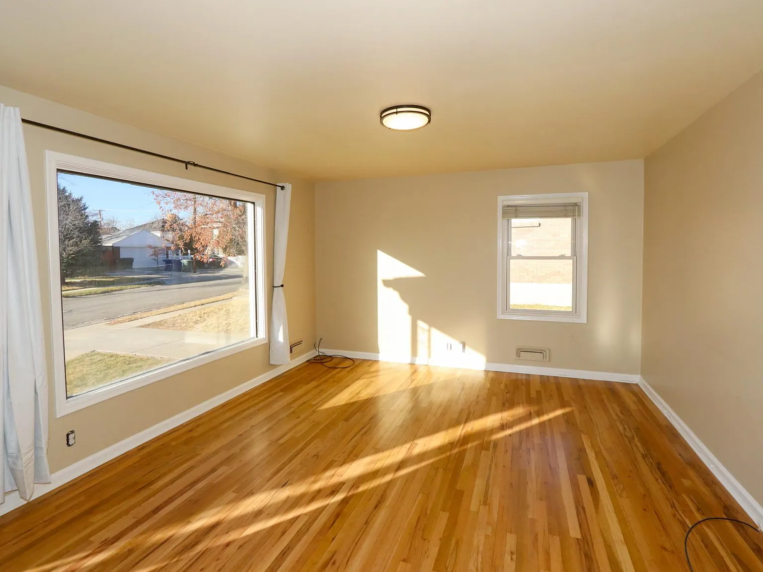 3 bed, 2071 sqft, $3,000 — Photo 2