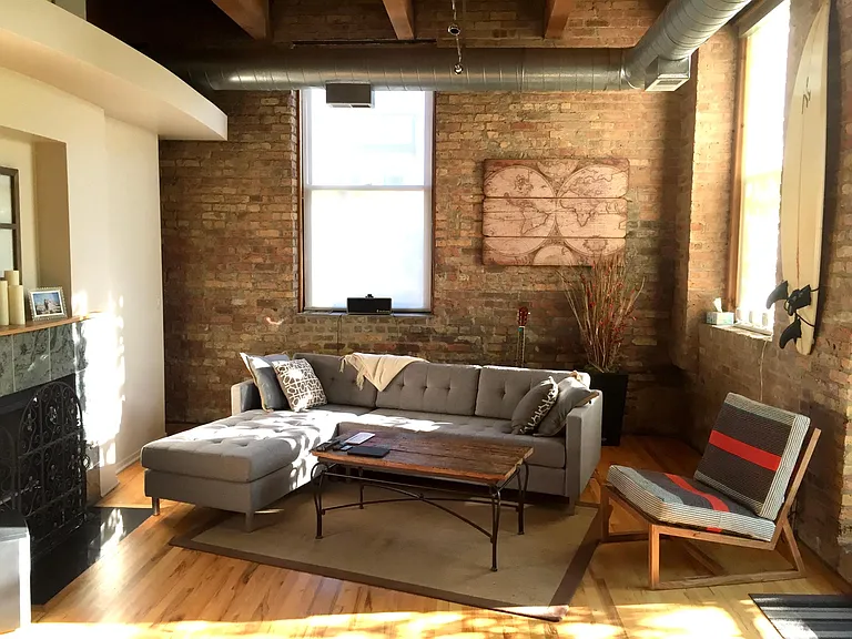 1751 N Western Ave #202 — Photo 1