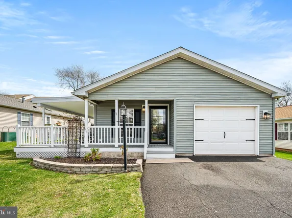 402 Village Way, Royersford, PA 19468