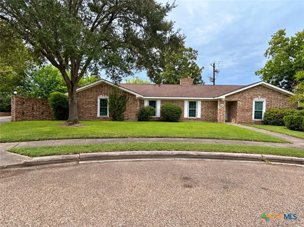 303 Milton St, Victoria, TX 77901