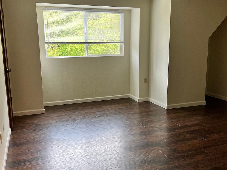 1st image of 15320 40th Ave W APT 3
