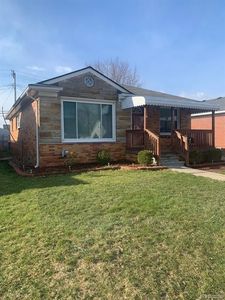 8262 State Park, Center Line, MI, 48015