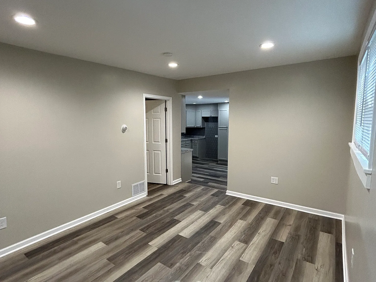 2 bed, 850 sqft, $1,200 — Photo 3