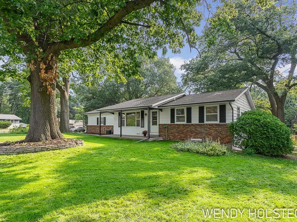 110 Ann St, Holland, MI 49424