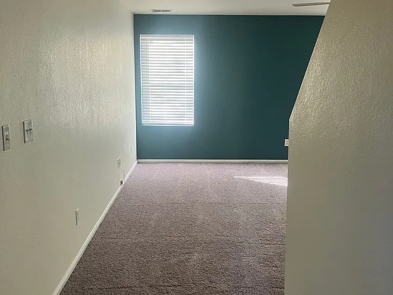 5396 S Picadilly Ct — Photo 2