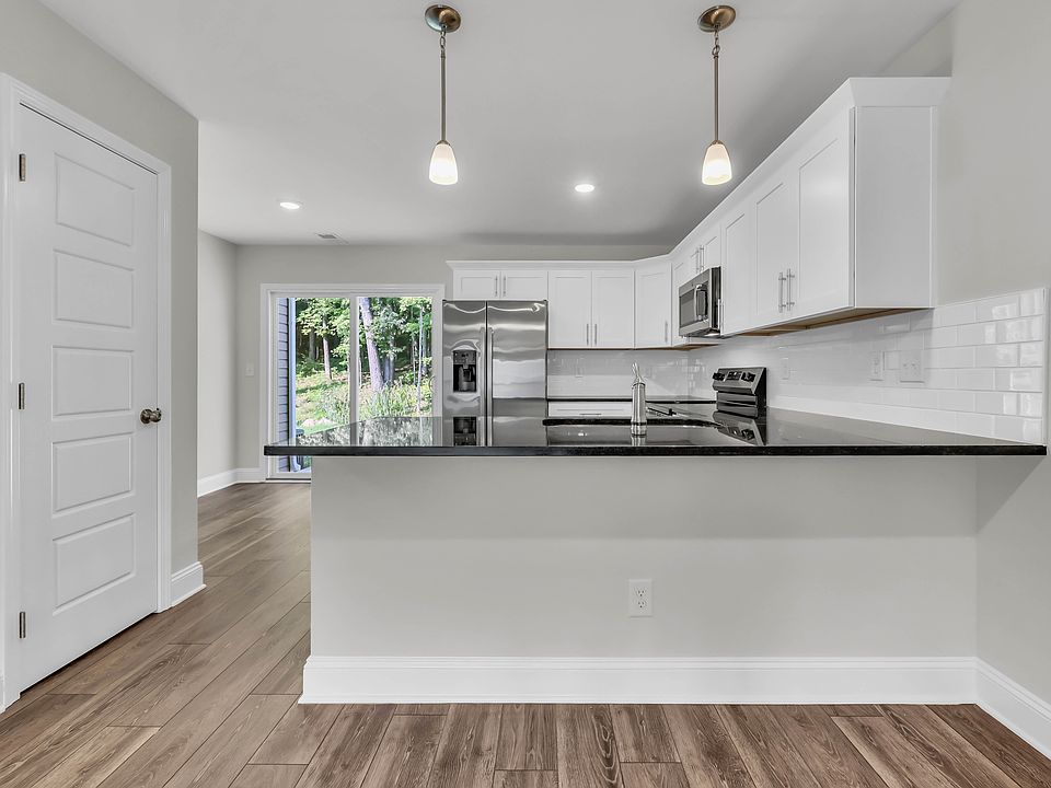 1st image of 240 Limestone Point Dr