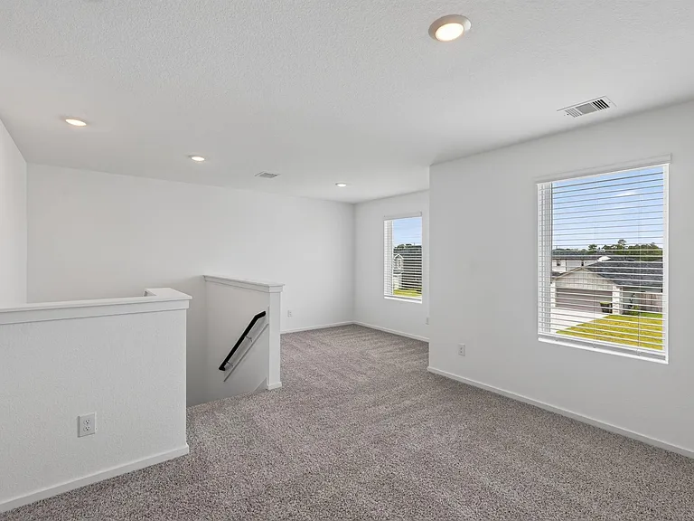 40818 Hawthorne Glades St — Photo 28