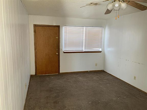 4th image of 2523 N Park Dr