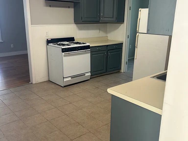 2447 Tremont St #FRONT — Photo 7