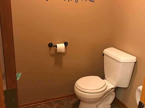 Main upstairs bathroom 