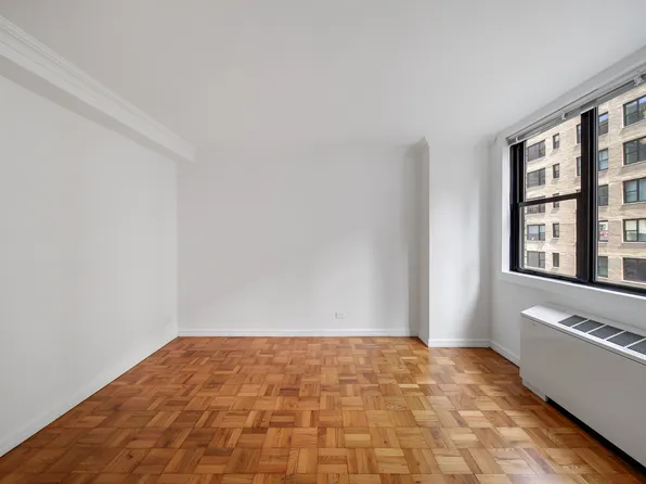 315 West 57th Street image 11 of 28