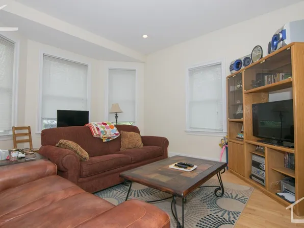 10 Gardner Ter #313, Allston, MA 02134