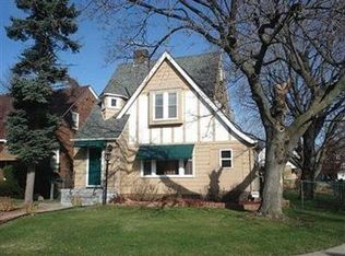 18111 Hillgrove Rd, Cleveland, OH 44119